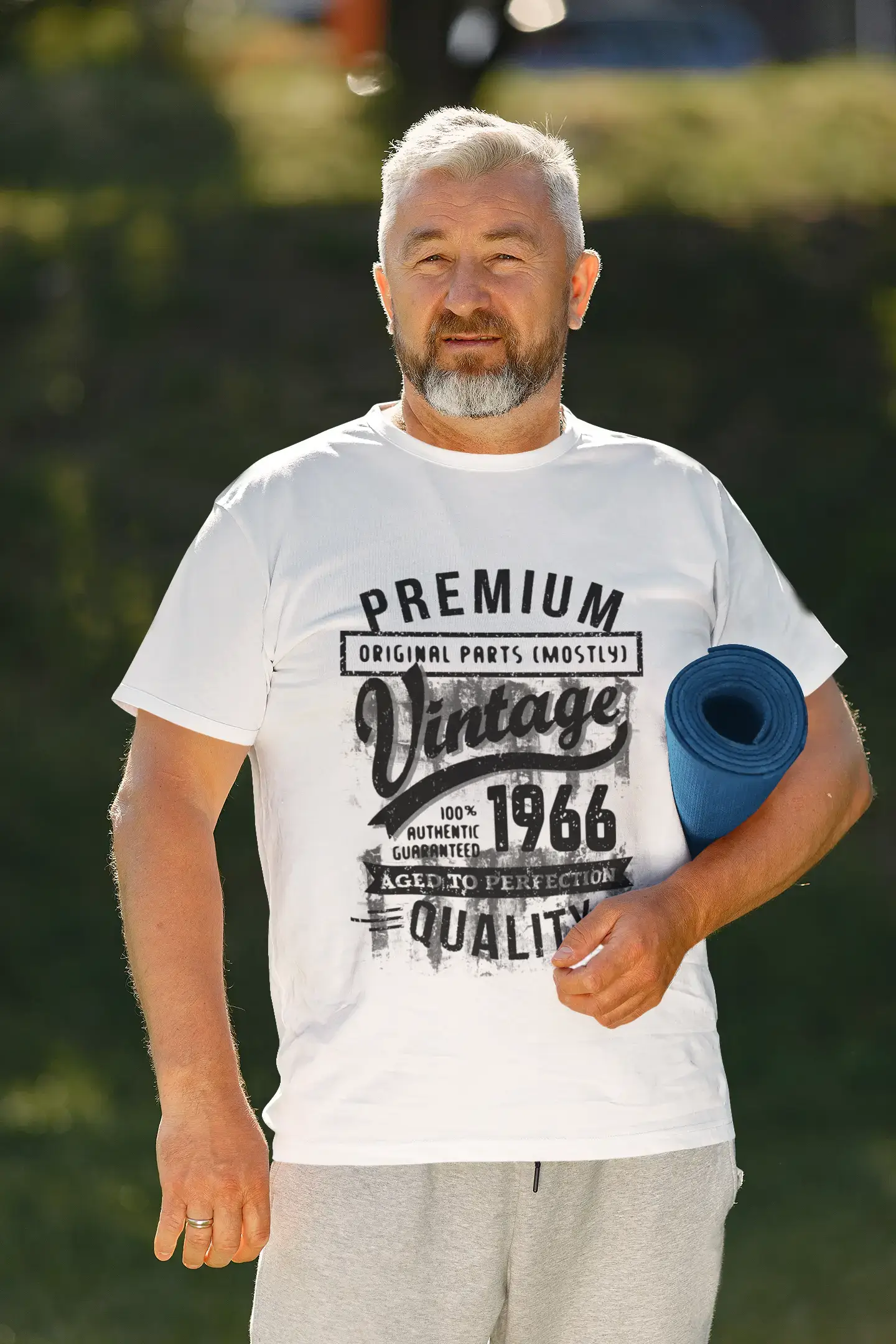 ULTRABASIC - Graphic Men's 1966 Aged to Perfection Birthday Gift T-Shirt