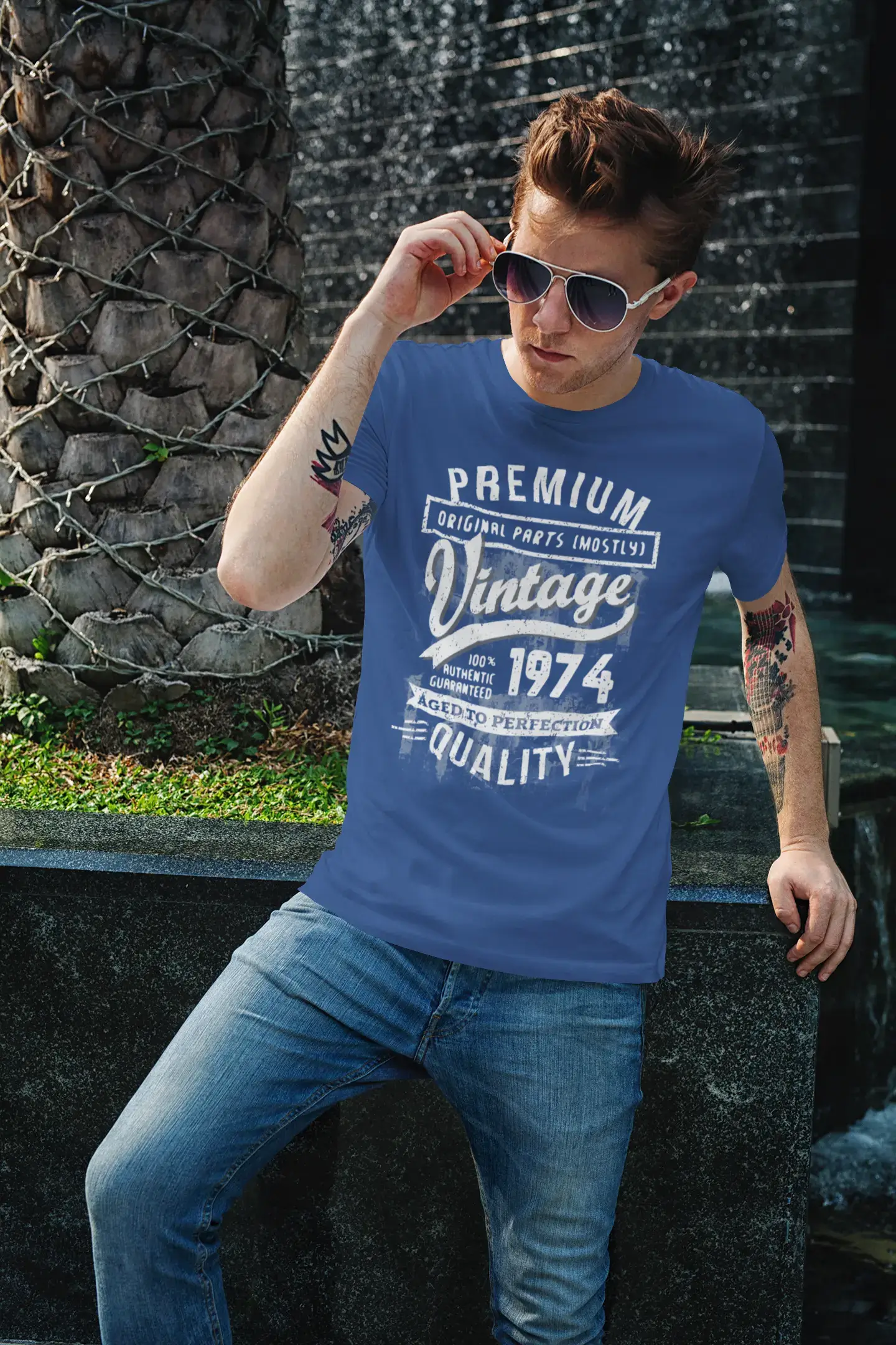 ULTRABASIC - Graphic Men's 1974 Aged to Perfection Birthday Gift T-Shirt