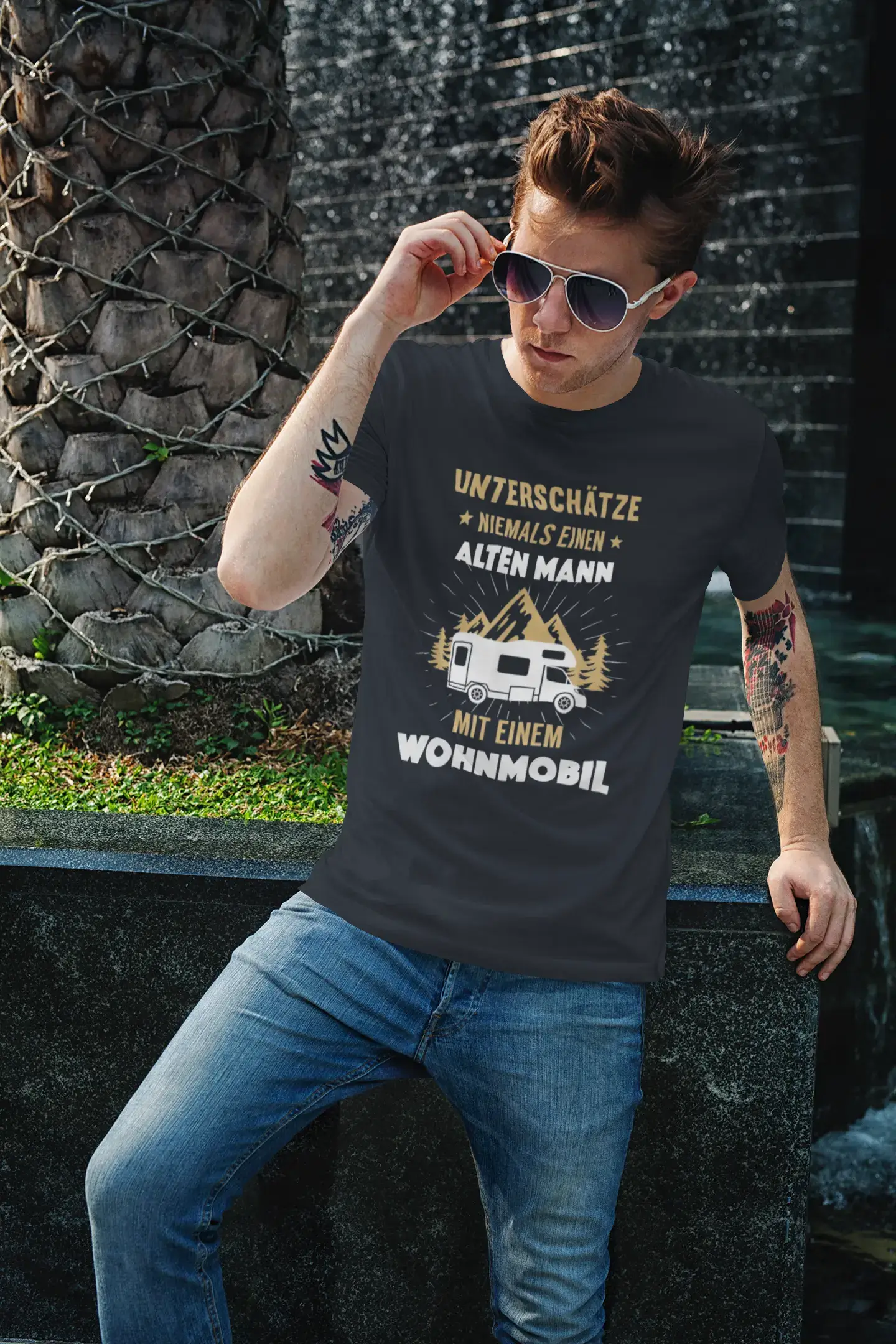 Men's Graphic T-Shirt Unterschätze Niemals Wohnmobil Idea Gift