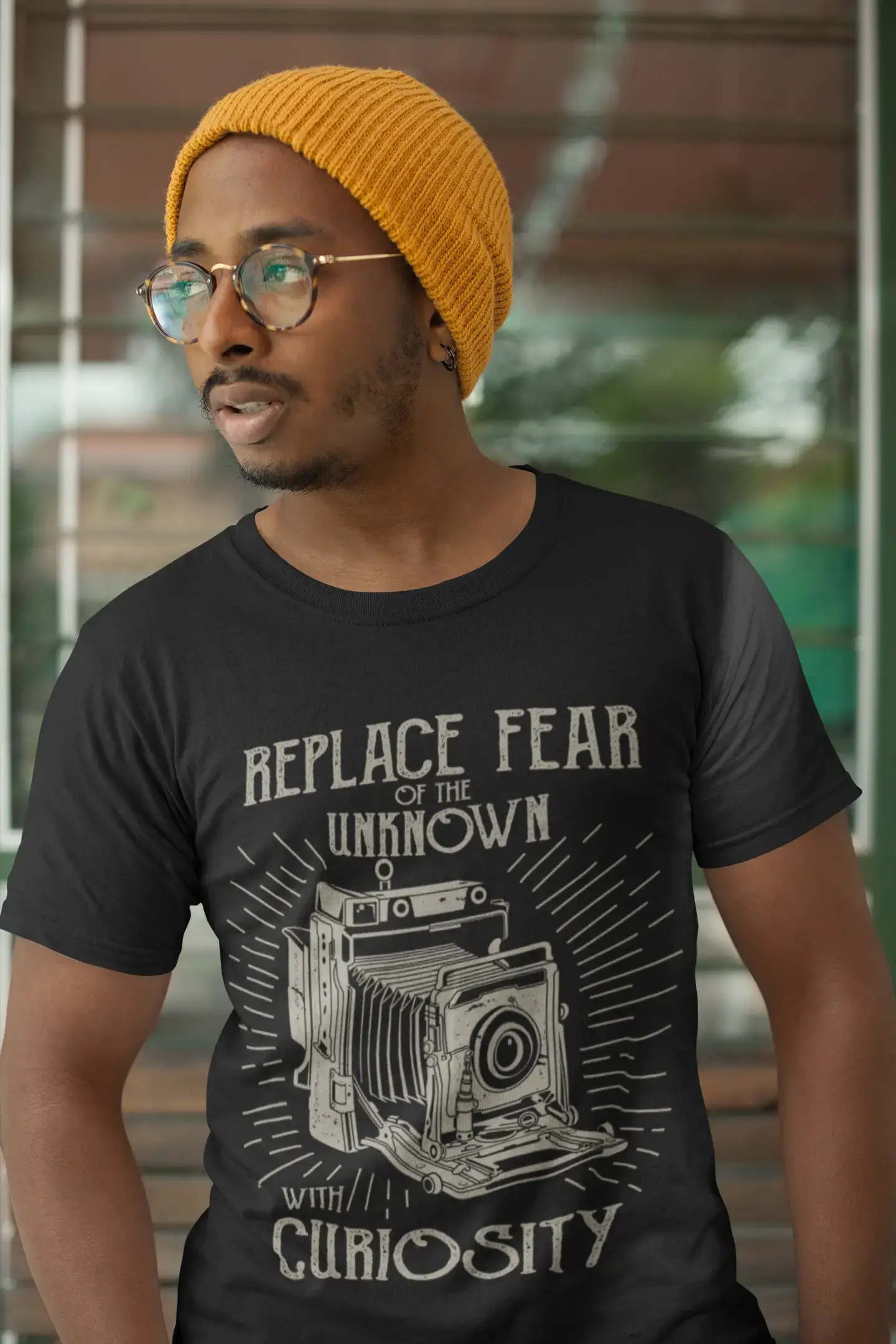 ULTRABASIC Men's T-Shirt Replace Fear of the Unknown With Curiosity Tee Shirt